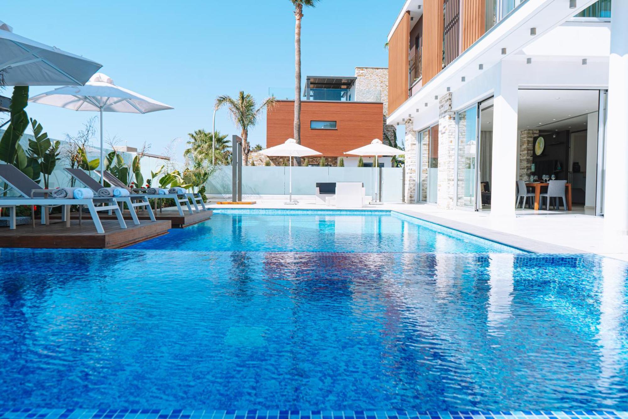 Vivo Mare Beachfornt Villas - Azure Ayia Napa Bagian luar foto