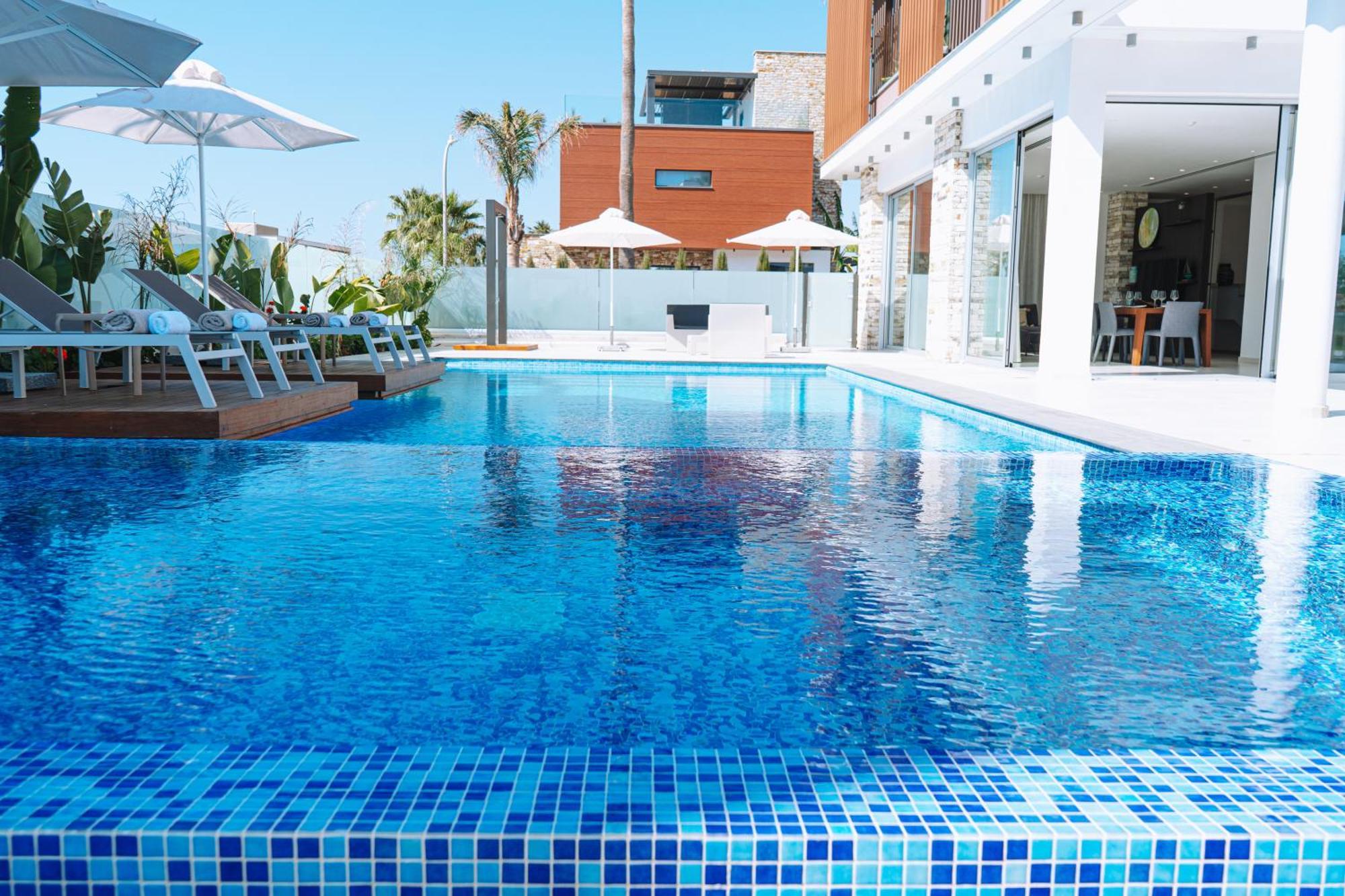 Vivo Mare Beachfornt Villas - Azure Ayia Napa Bagian luar foto