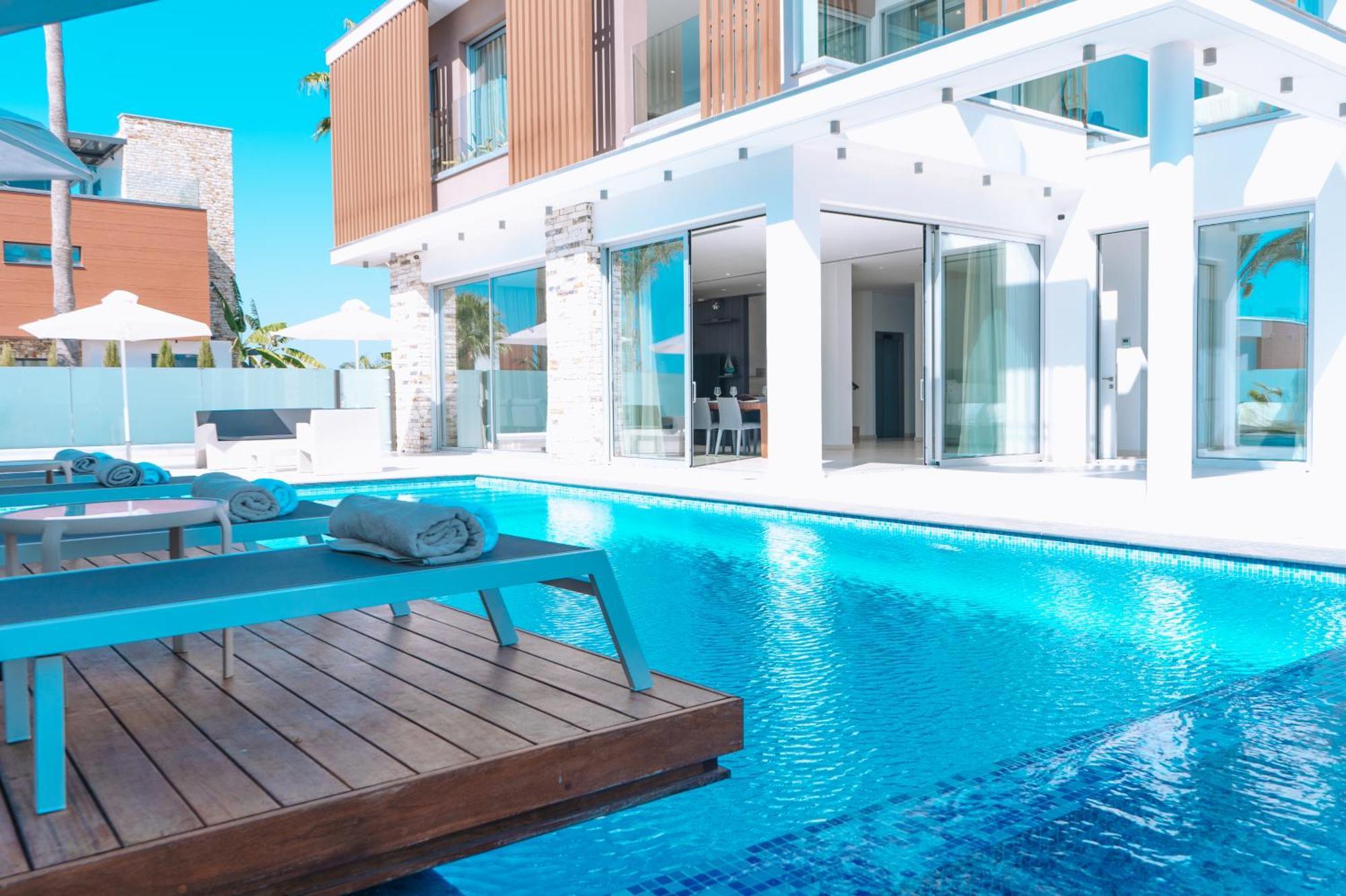 Vivo Mare Beachfornt Villas - Azure Ayia Napa Bagian luar foto