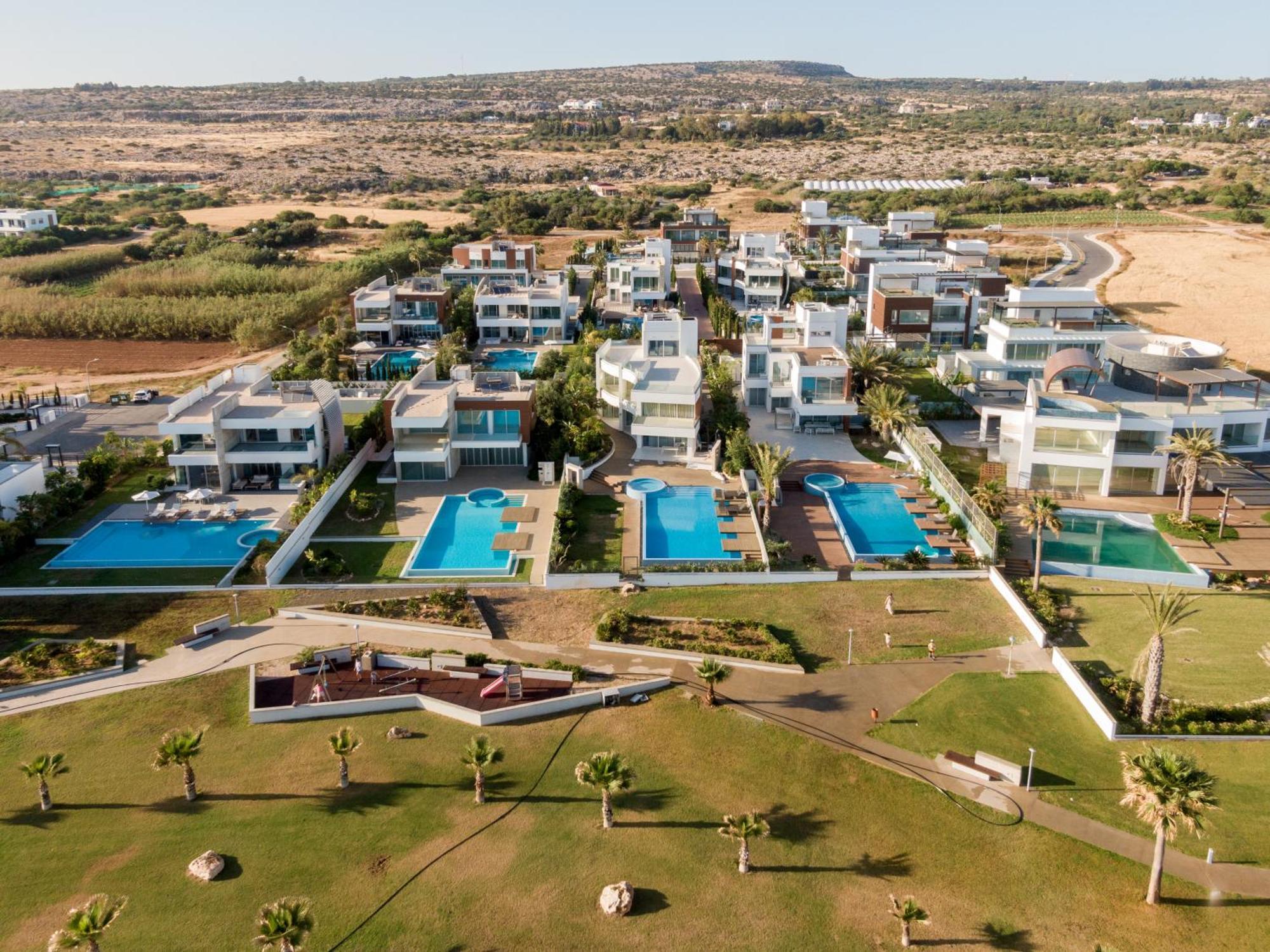 Vivo Mare Beachfornt Villas - Azure Ayia Napa Bagian luar foto